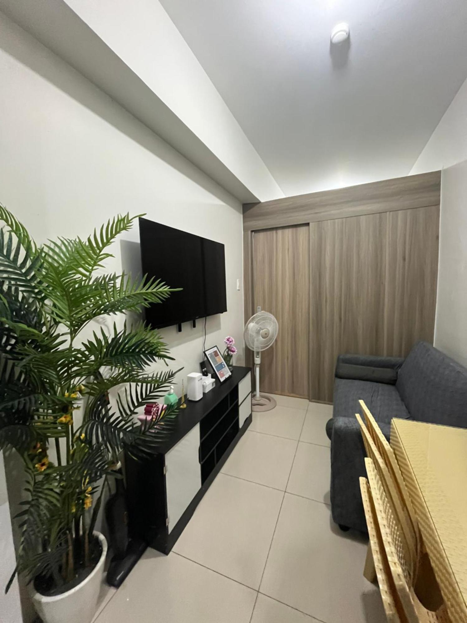 Entire Unit With Balcony At Smdc Field Residences, Behind Sucat Near Naia *